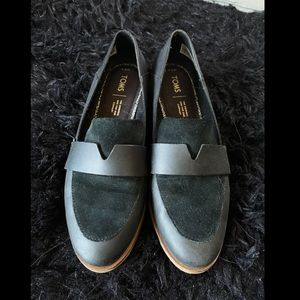TOMS Black Vegetable Tanned Leather Loafer